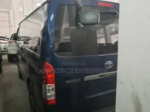 Hiace 7L Manual DIESEL 2015 Model