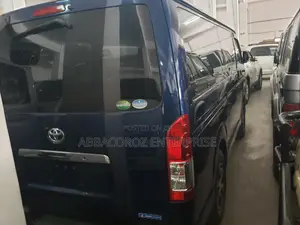 Hiace 7L Manual DIESEL 2015 Model