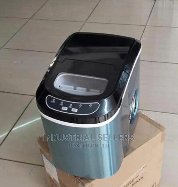 Branded Ice Cube Maker - main view