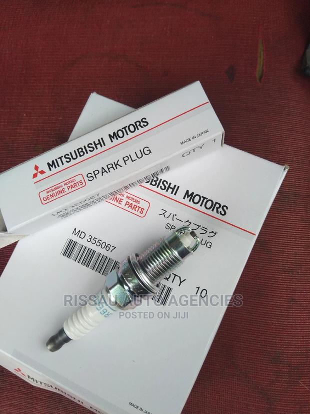 Genuine Mitsubishi BKR6EUC Original Spark Plugs. - main view