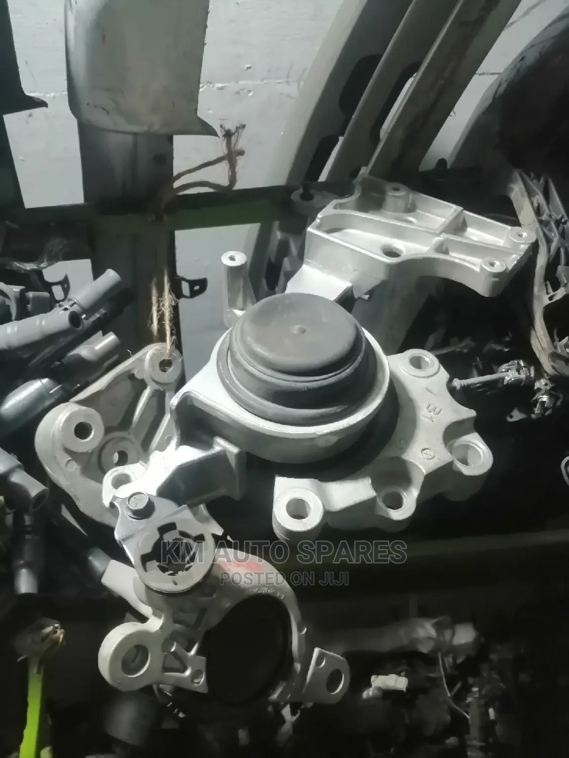 Nissan X-Trail Nt32 Gearbox Mount.
