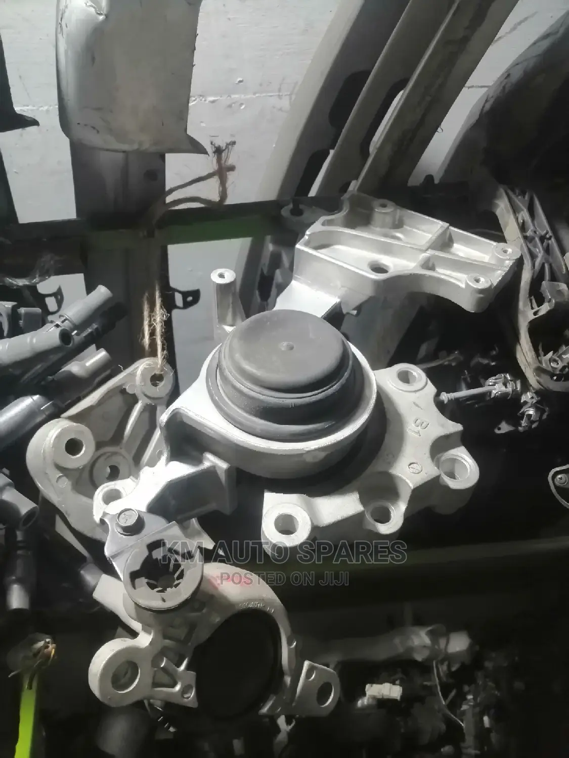 Nissan X-Trail Nt32 Gearbox Mount.