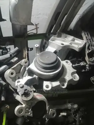 Nissan X-Trail Nt32 Gearbox Mount.
