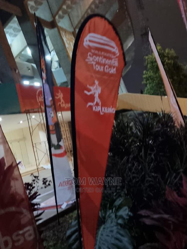 3.5 M Tear Drop Banner and It's Stand
