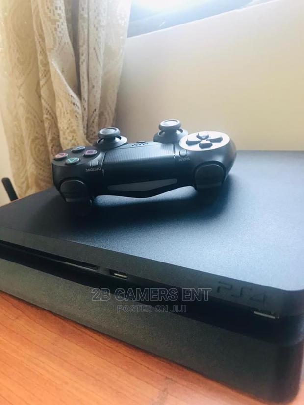Slim Clean Pre Owned Ps4 - main view