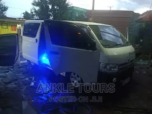 Hiace for Car Hire 11 Seater
