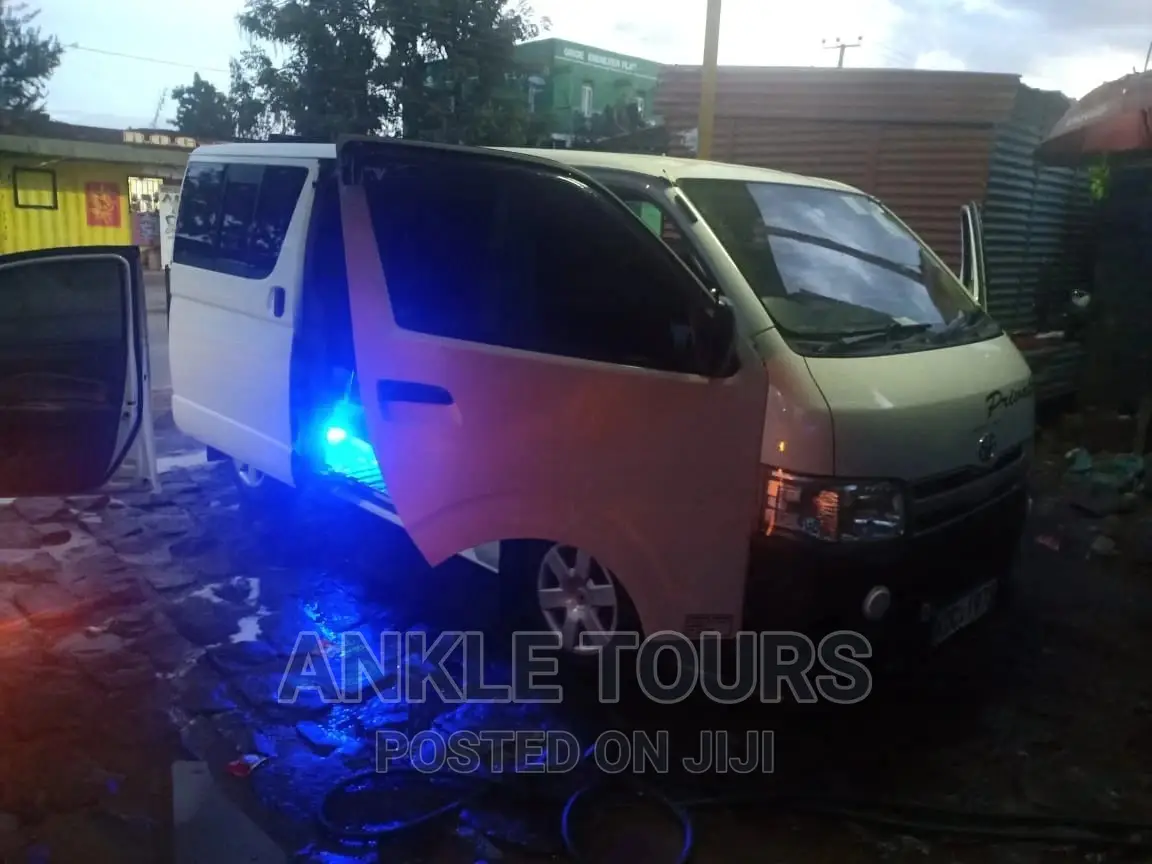 Hiace for Car Hire 11 Seater