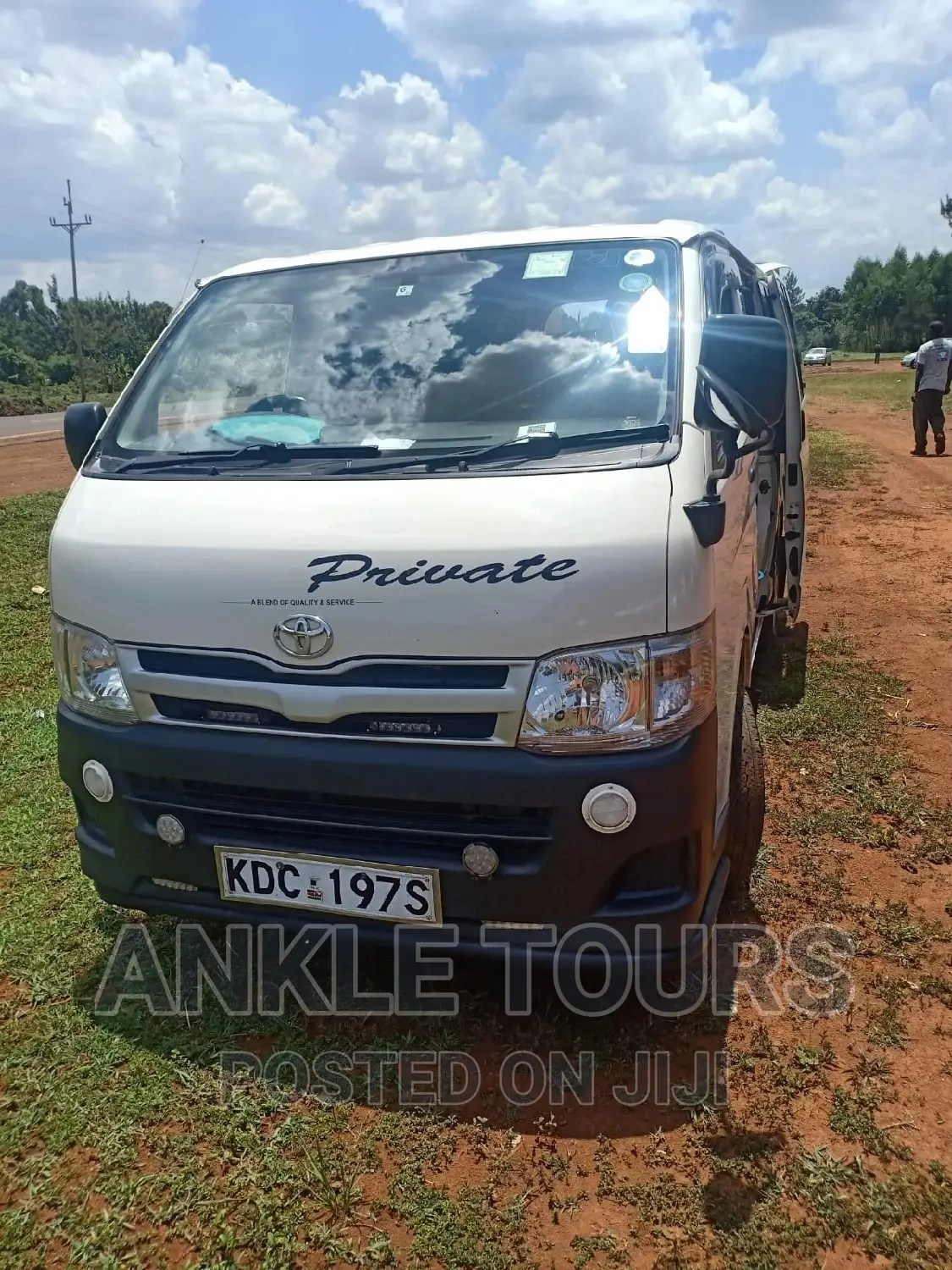Hiace for Car Hire 11 Seater