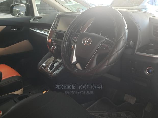 Toyota Alphard 2016 Black - thumbnail 6
