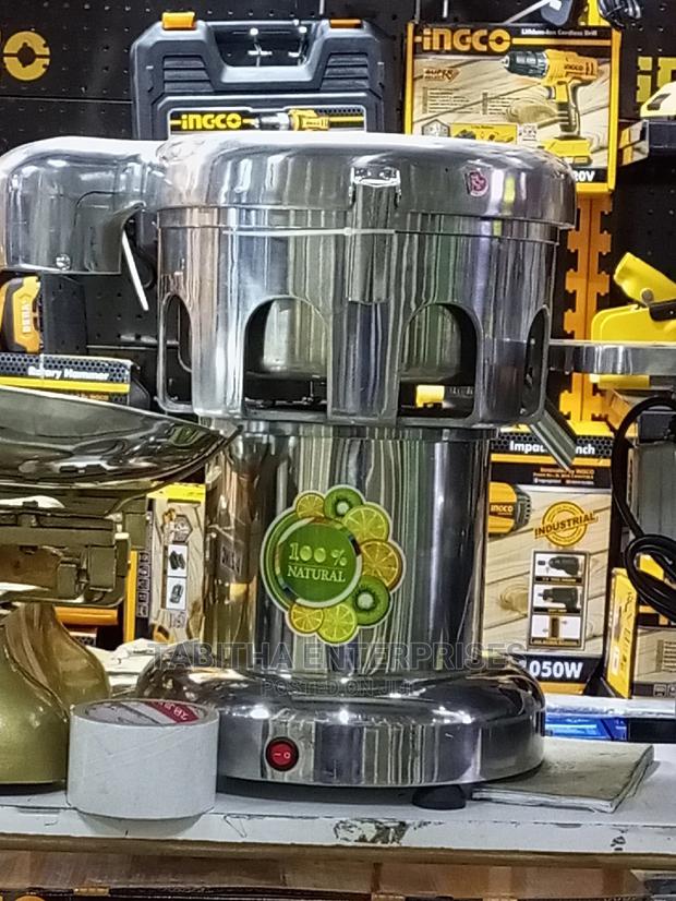 Commercial Juicer - main view