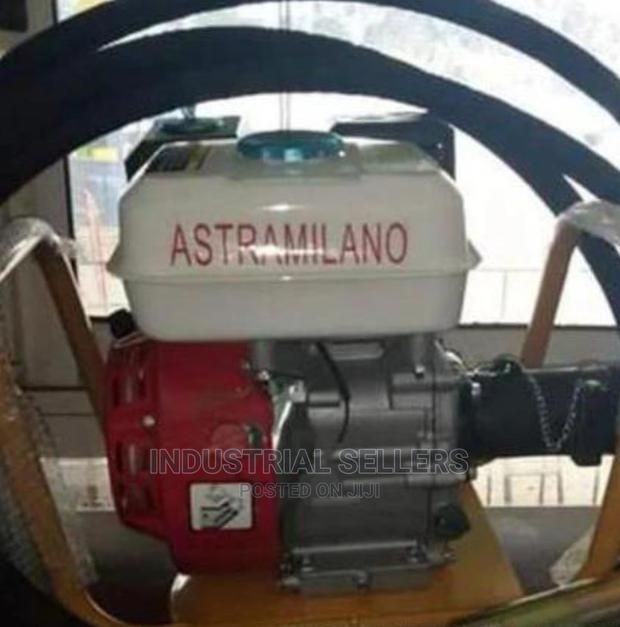 Working Concrete Vibrator - main view