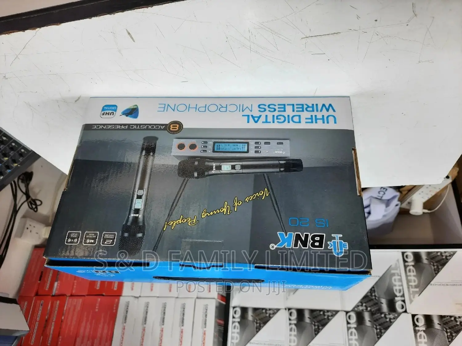 BNK IS 20 Wireless Microphone