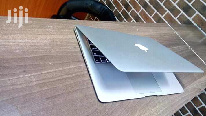New Apple Macbook Air 13 Inches 256Gb Ssd Core I5 8Gb Ram
