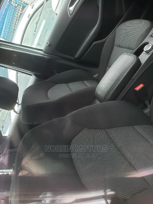 Mercedes-Benz B-Class 2014 Ivory - thumbnail 4