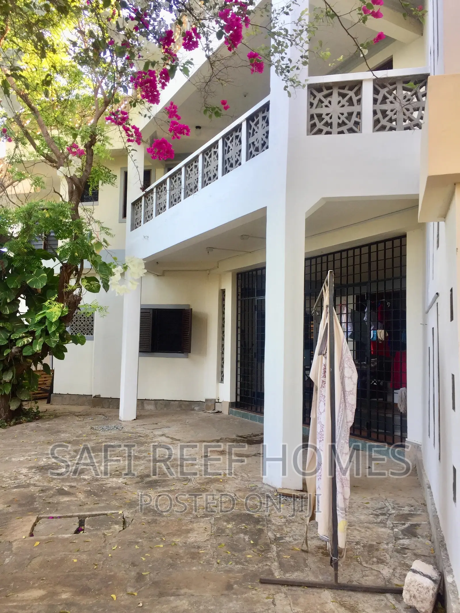 5bdrm Maisonette in Nyali for Sale
