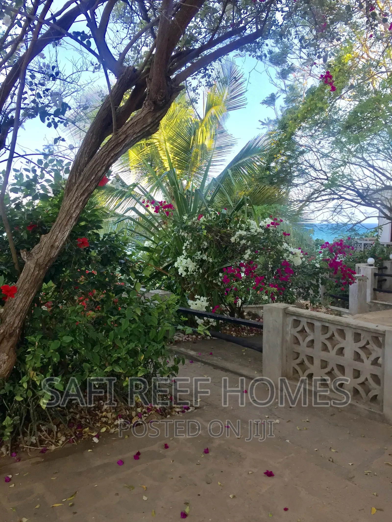 5bdrm Maisonette in Nyali for Sale