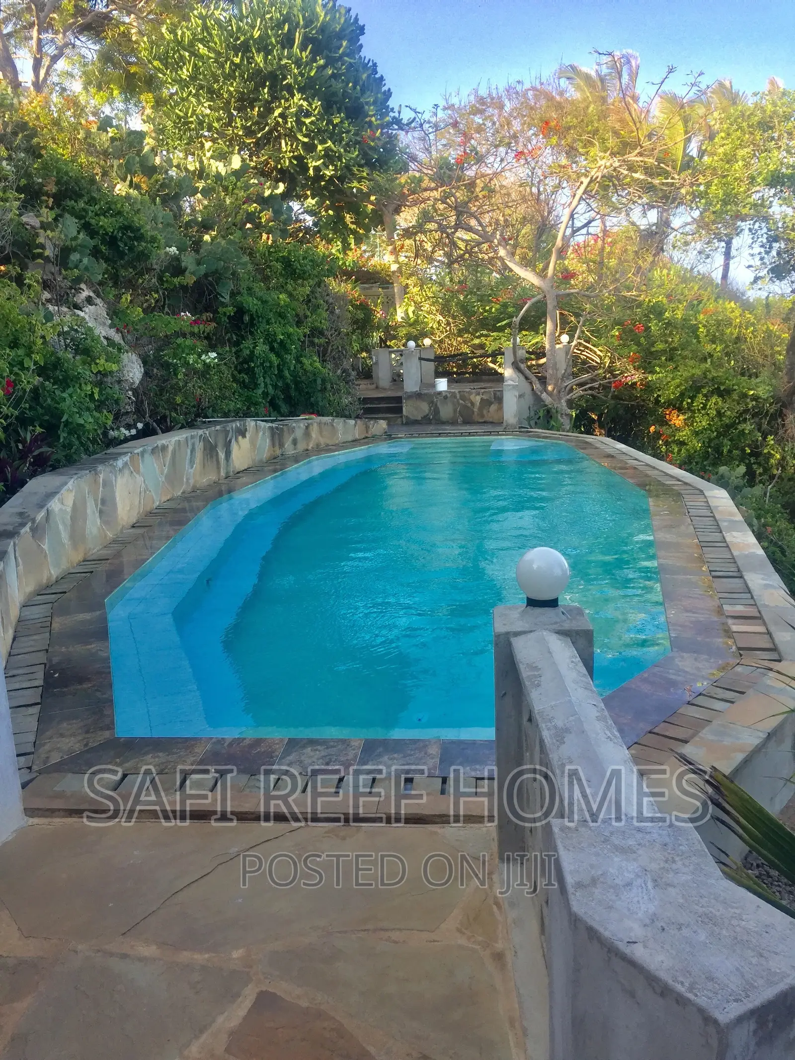 5bdrm Maisonette in Nyali for Sale