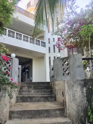 5bdrm Maisonette in Nyali for Sale