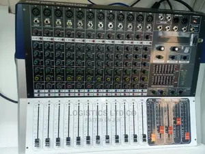 Powered Pro Mixer 12channels 2000watts