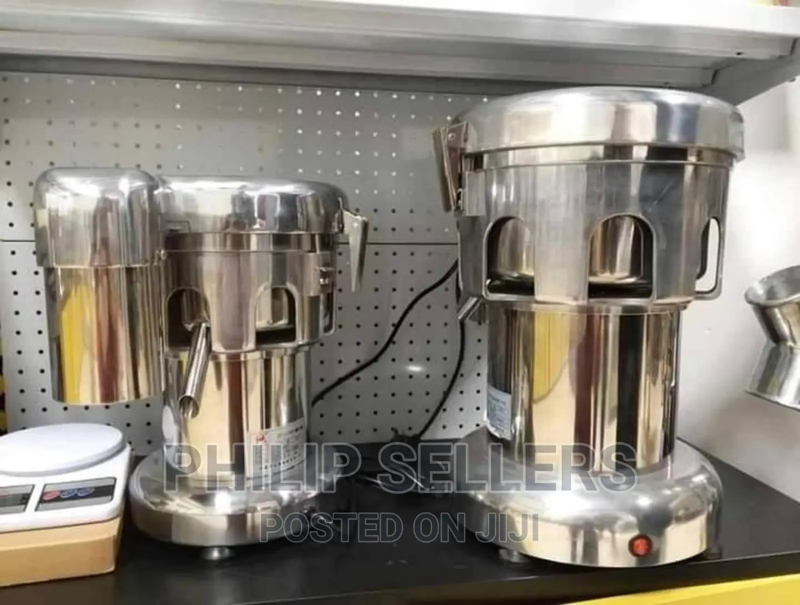 Commercial Grade Blender Fruit Juicer and Vegetable Extracto