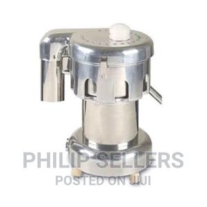 Commercial Juice Extractor - thumbnail 2