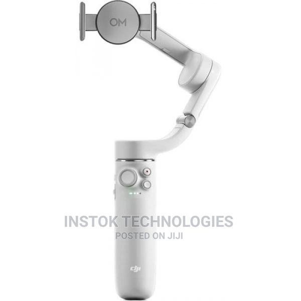 DJI Om 5 Smartphone Gimbal Stabilizer - main view