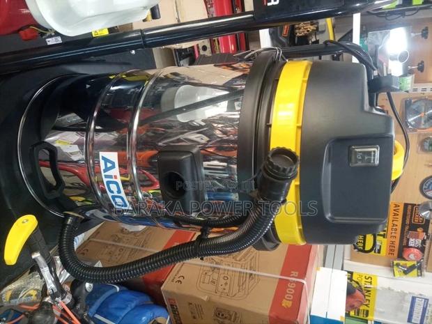 Massive 50l Vacuum Cleaner - main view