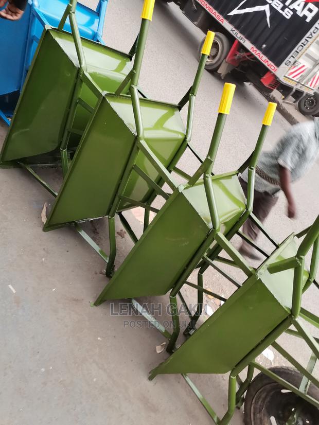 Wheelbarrow - thumbnail 3