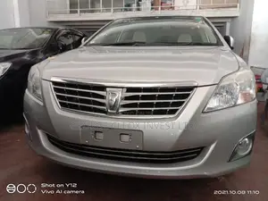 Toyota Premio 2015 Silver