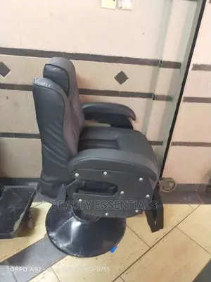 Black Plain Local Barber Seat