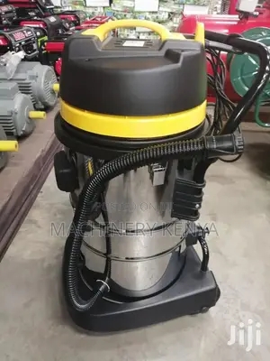 Commercial Vacuum Cleaning Machine