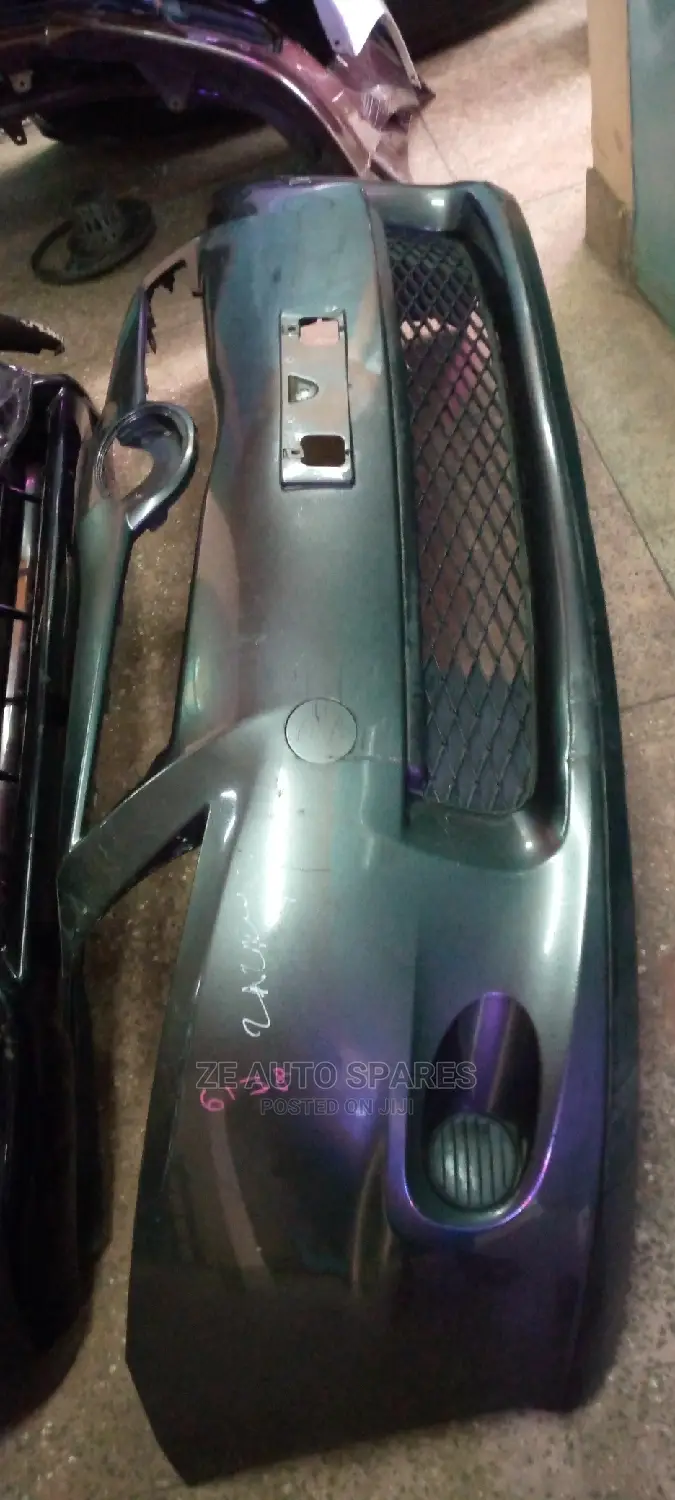 Auris 2010 Front Bumper