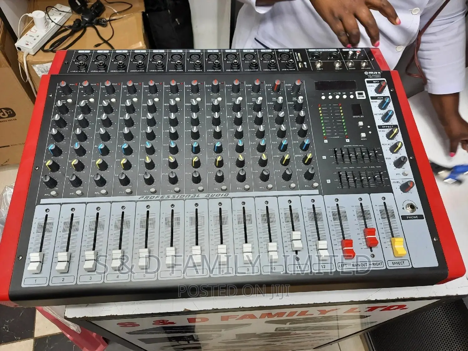 Double Fan 12 Channels Max Powered Mixer
