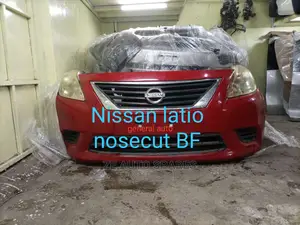Nissan Tidaa Latio 2014 Nosecut