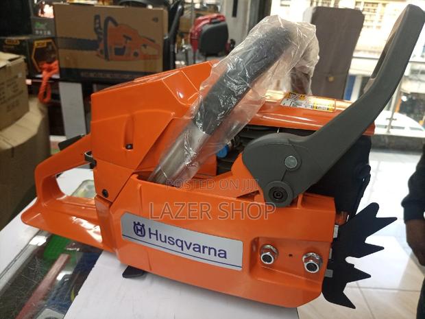 Husqvarna Chainsaw - thumbnail 2