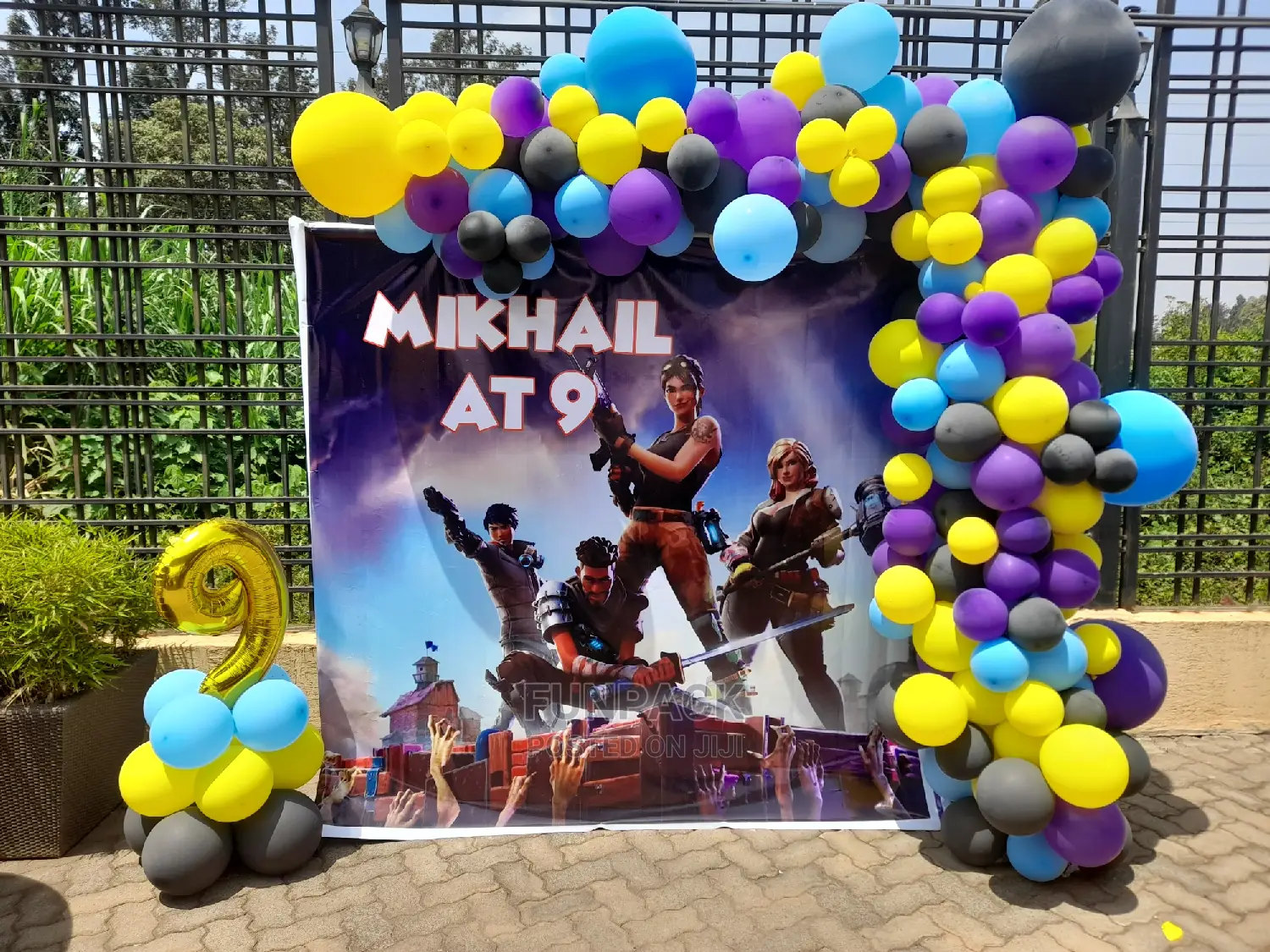 Balloon Garland And Backdrops For Cake Tables And Booths