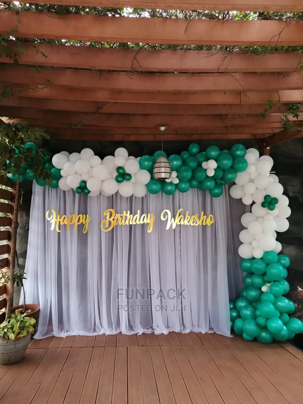 Balloon Garland And Backdrops For Cake Tables And Booths