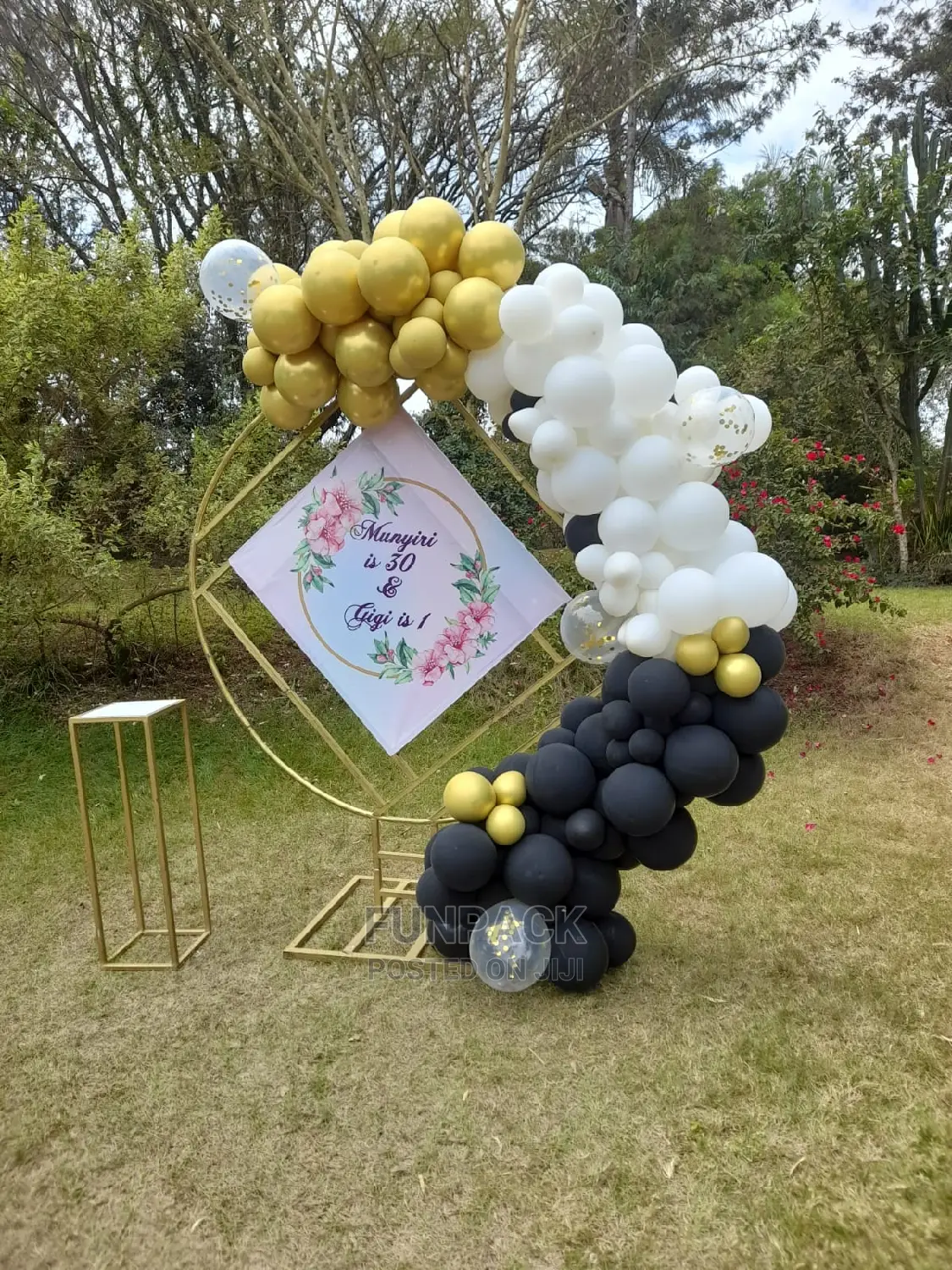 Balloon Garland And Backdrops For Cake Tables And Booths