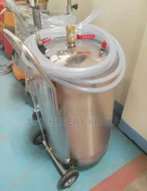 Foam Dispenser/Pneumatic Foam Tank