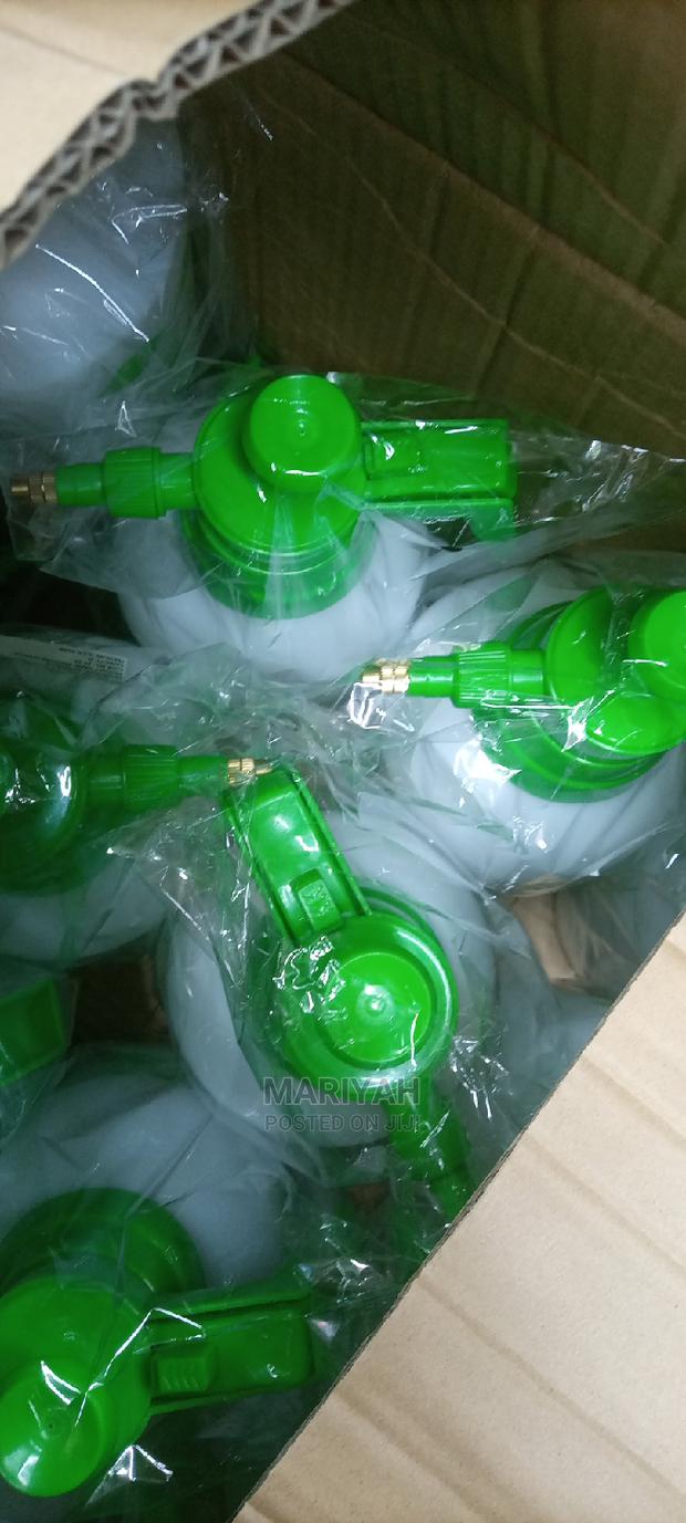 2 Liters Force Pump Spray Bottle - thumbnail 4