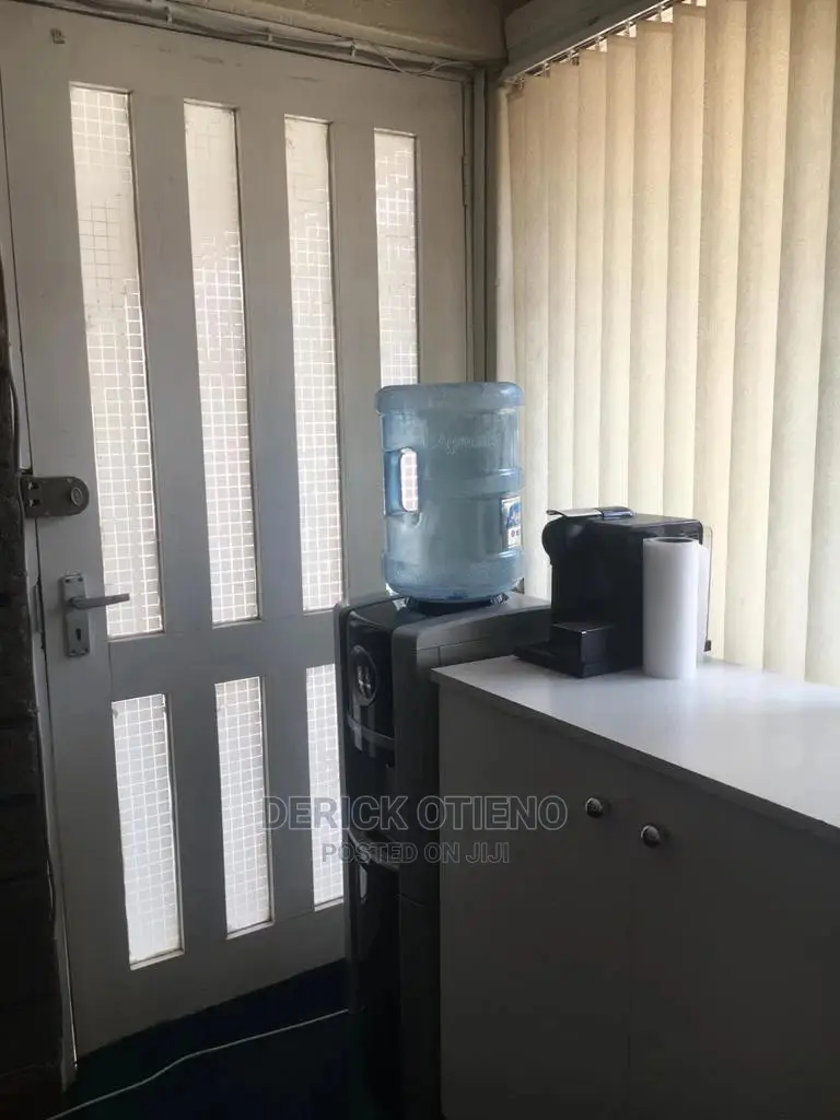Office to Let in Westland