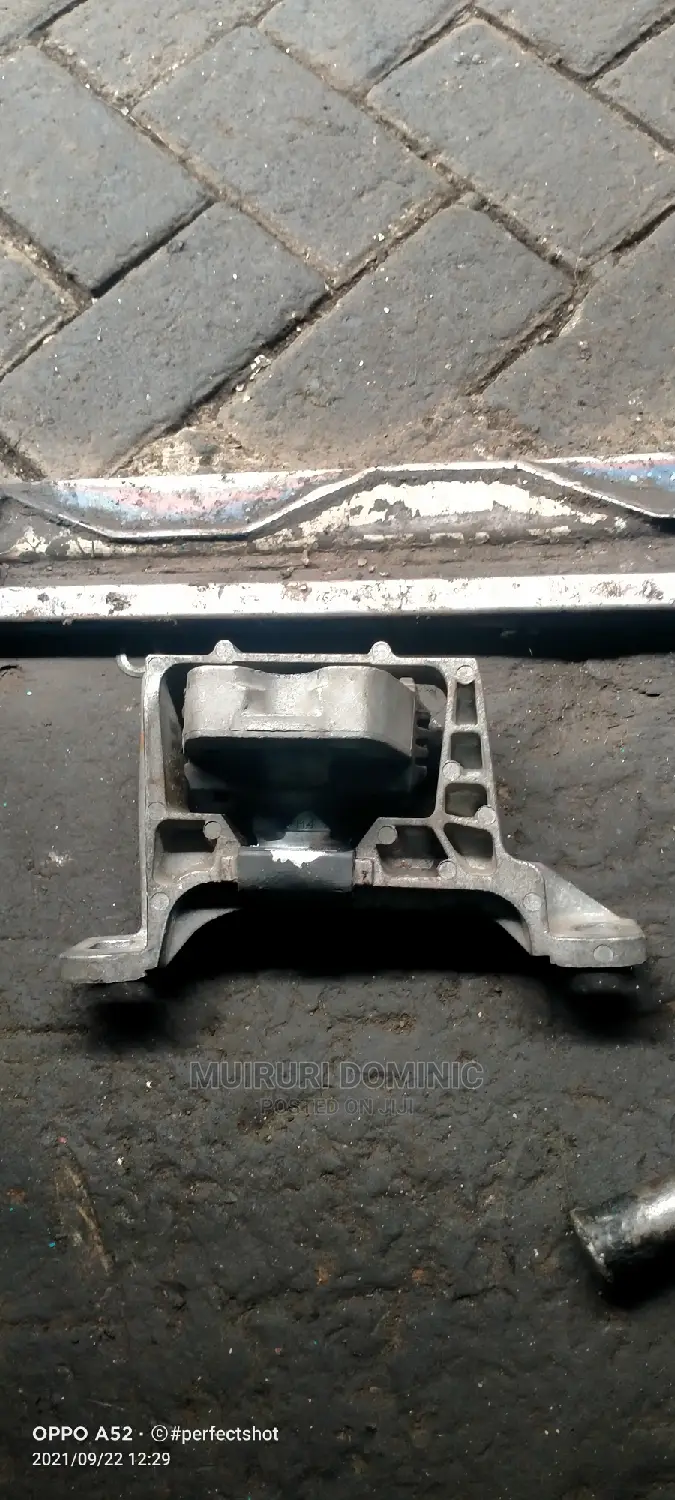 Mazda Axela/Premacy Engine Mount