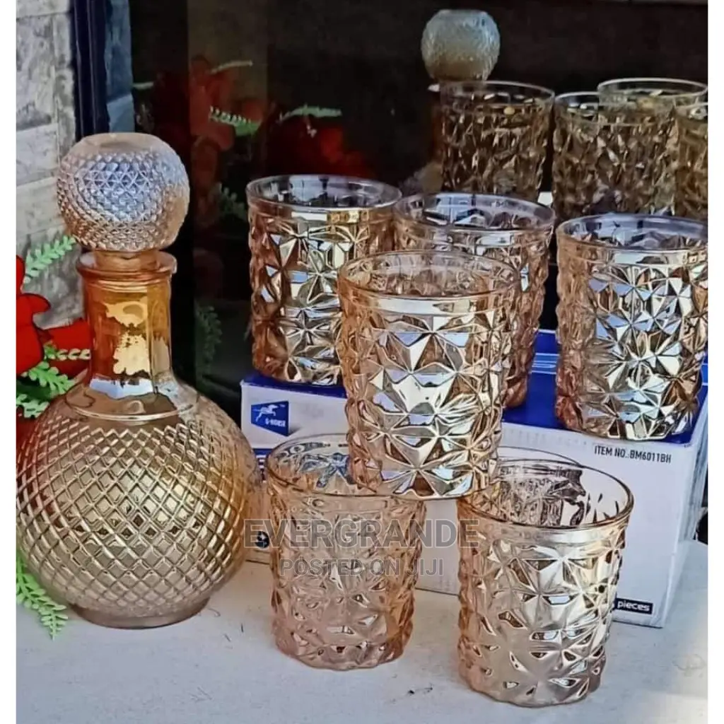 6pcs Whisky Glass and Decanters 2500kshs