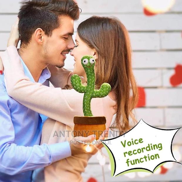 Toy Mimicking and Dancing Machine - thumbnail 3