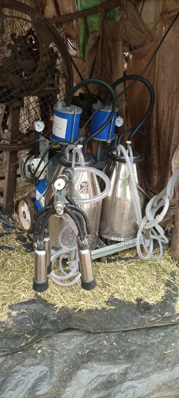 Aico Double Cow Milking Machine - thumbnail 3