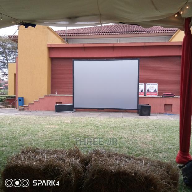 Quality Rear/Front Projection Screen 9x12ft - thumbnail 2