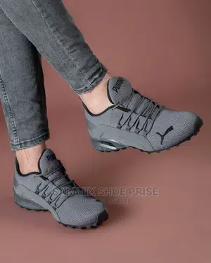 Puma Sneakers