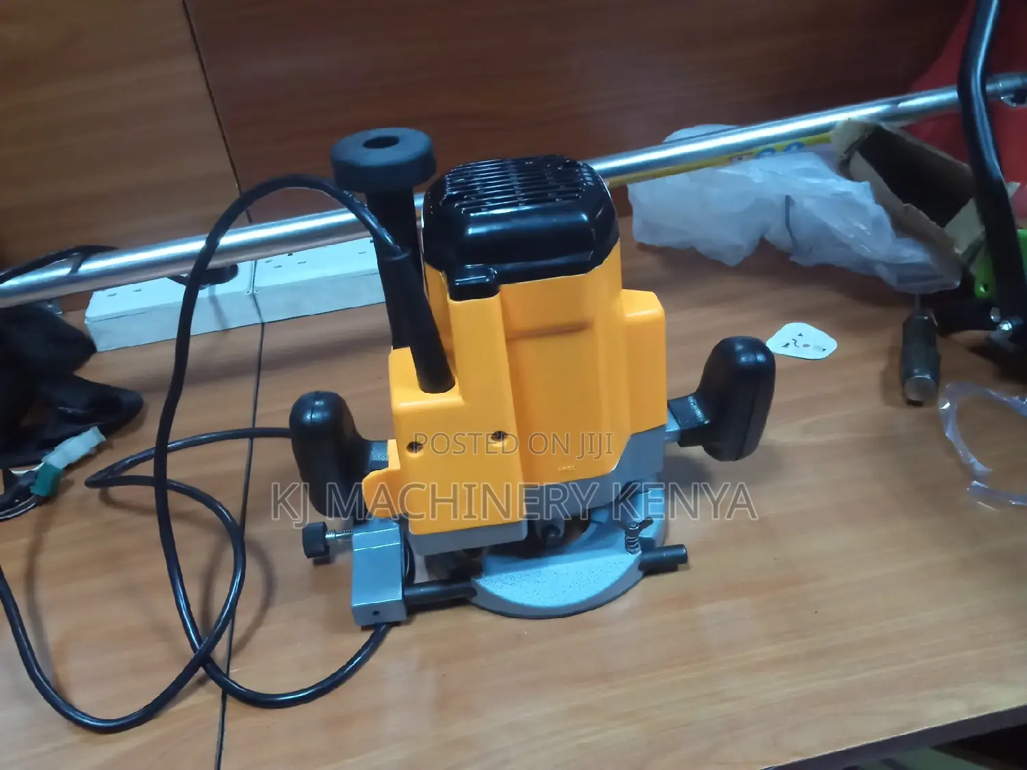 2200W Router Accessories Included