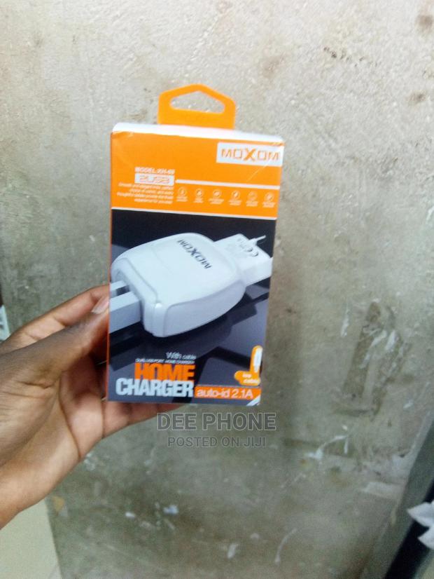 Moxom Smart Phone Chargers - main view