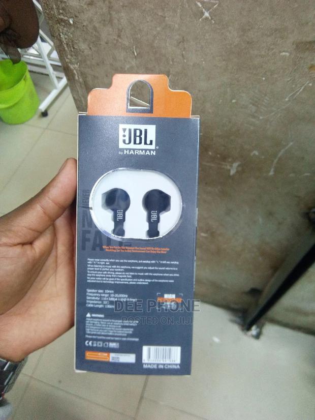 JBL Wired Earphones - thumbnail 2